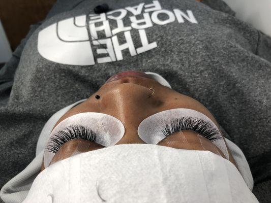 Fullset hybrid eyelash extensions