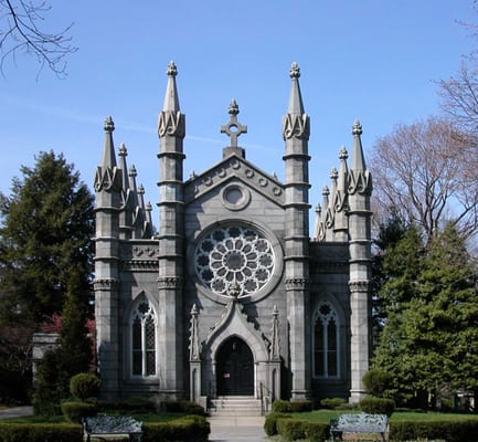 Bigelow Chapel, designed by Mount Auburn founder Jacob Bigelow.