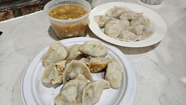 Fried, boiled dumplings, hot and sour soup