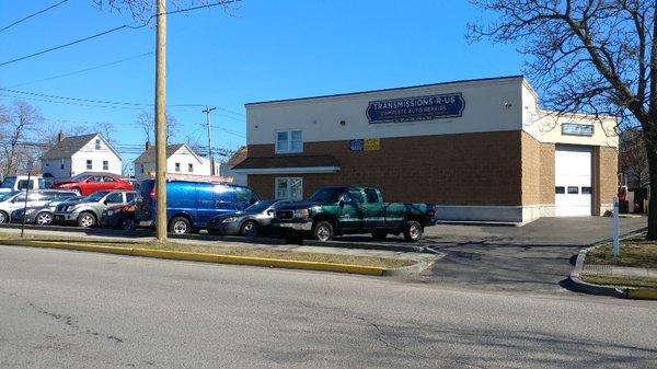 Auto Repair shop for any working trucks HIGH ceilings.