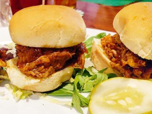 Pulled Pork Sliders @_thelastcrumb_