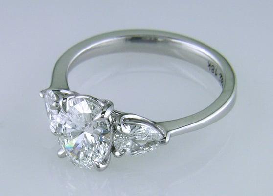 18k 3 stone ring