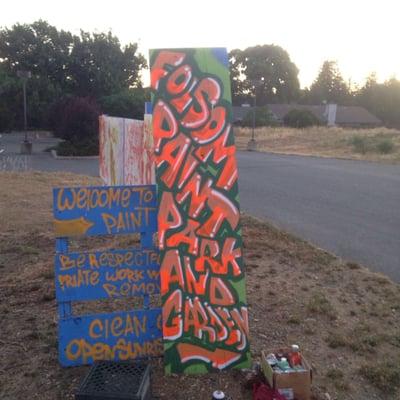 Paint park's sign saying "Folsom paint park and garden"