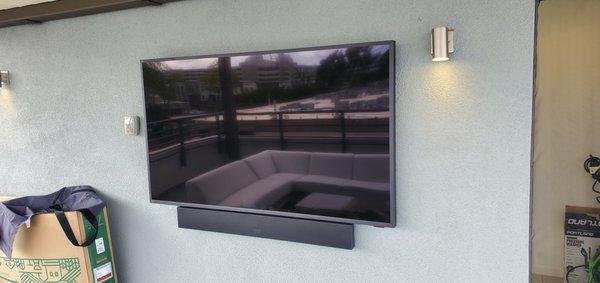 Outdoor TV Mount