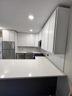 white is ones of the best color for kitchen