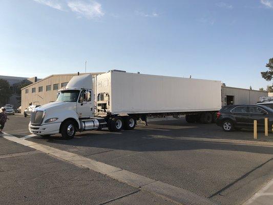 40' reefer Container & 40' road worthy chassis supplied by Container City™