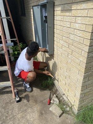 Installing a new 200 amp circuit panel and meter socket