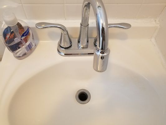 Bathroom sink after cleaning  DeepCleaningMA.com