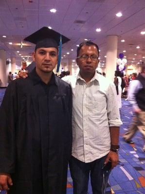 Was in the graduation of my brother today from university  Kaplan .!!En la graduacion de mi  Hermano estoy muy horgulloso Por el