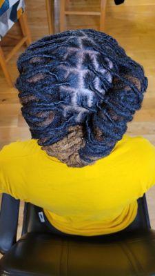 Loc Retwist & Detailed Style: Middle Part Barrell Halo