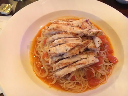 Angel hair w/ garlic/tomato sauce and chicken