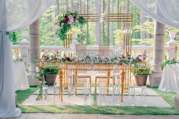 WEDDING SWEETHEART TABLE