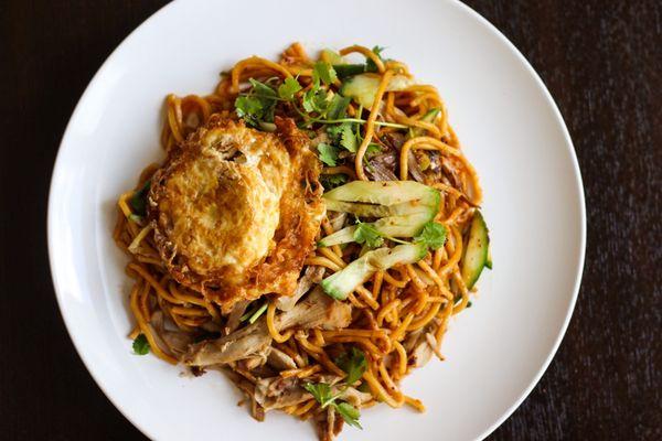 Spicy shredded chicken dry noodles