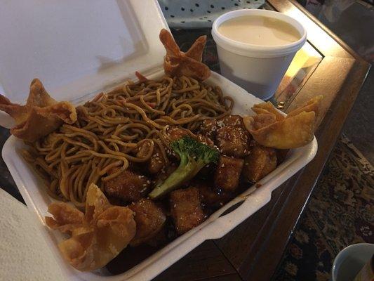 Solid (sesame tofu with Lo mein and egg drop top combo +crab ragoons) $9.95, ordered @7:17pm delivered at 7:40pm)