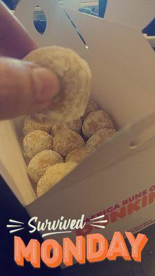 Powdered munchkins (donut holes)