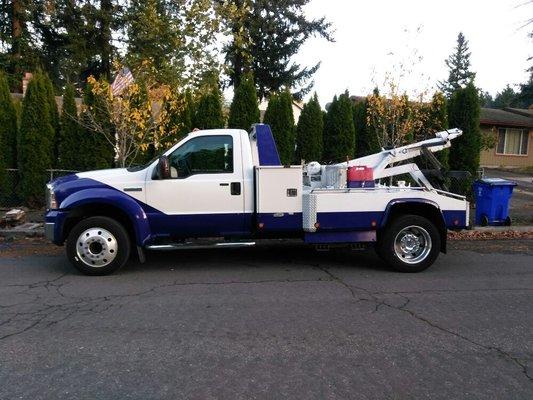 J & B Towing