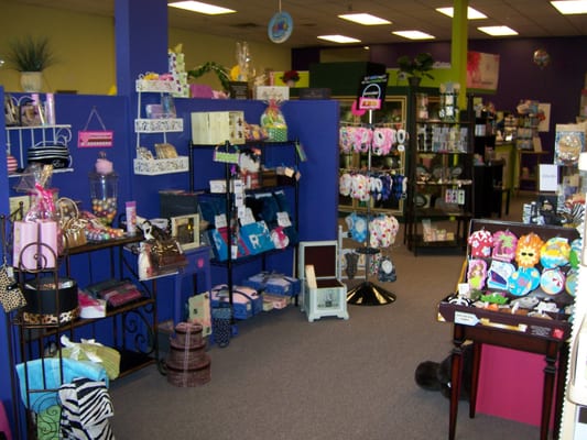 3,000 sq ft gift store