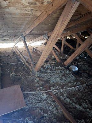 Missing and flat insulation