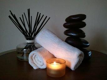 Hot stones, warm moist towels and aromatherapy are included in every session at no additional cost!