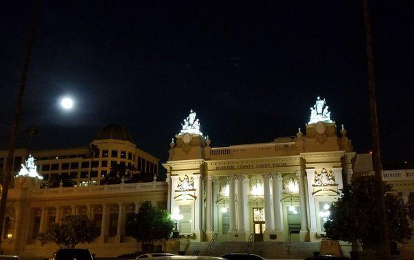 Riverside Historic Courthouse - So peaceful at night, nooooot so much during the day!  LOL 12/02/17