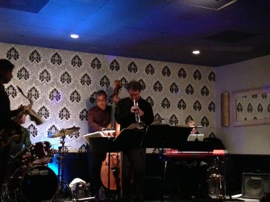 sure did enjoy the latin jazz at the 818 lounge in montrose...Thanks Elliott!