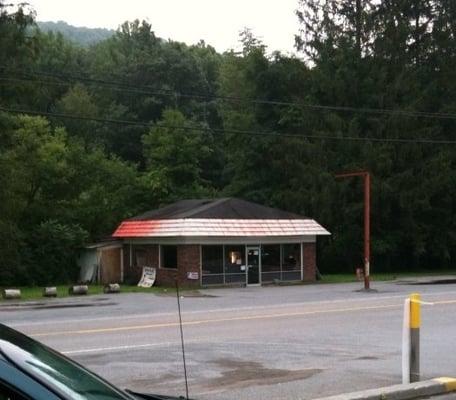 Possum Holler Pizza, Charmco WV