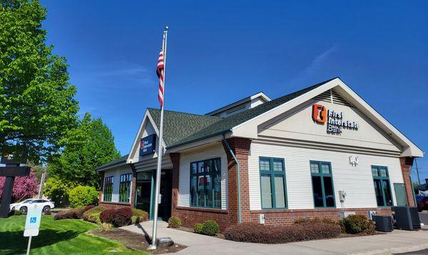 Exterior image of First Interstate Bank In Spokane, WA.