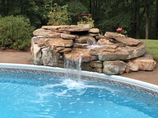 Pool waterfeature