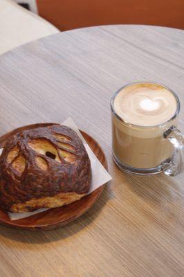 I also  had a latte and an almond chocolate croissant! Fantastic, you can try to ad some vanilla to your latte!