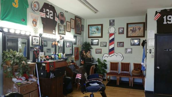 Headliners Barbershop