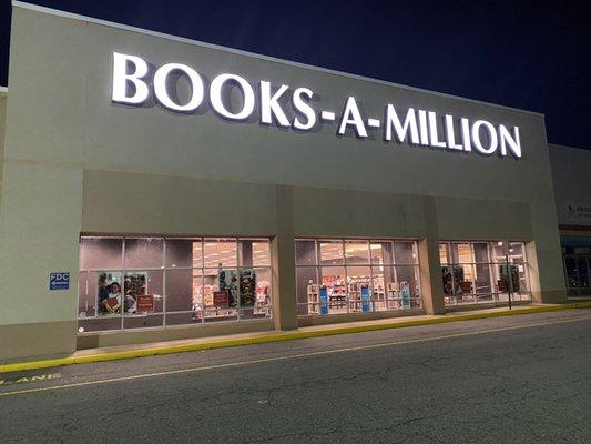 Welcome to Books-A-Million in Colonial Heights, VA!