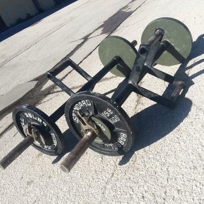 Farmer's Walk, strongman training implements.