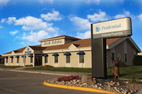 Prudential Preferred Properties building located at 819 Country Club Rd. in Gillette, WY.