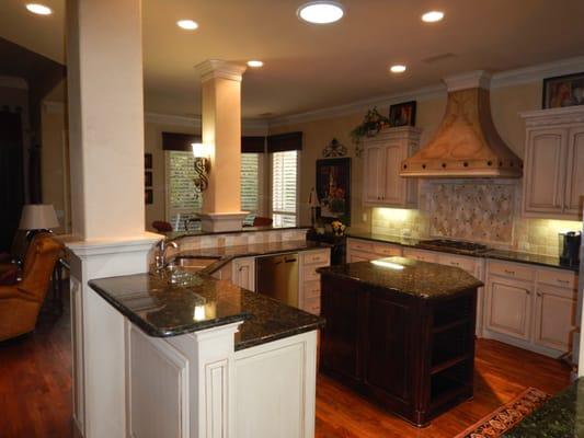 Modern Kitchen Designs with  Miland Home Construction.