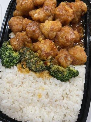 c13. general tso's chicken combo platter