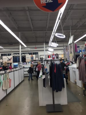 Brockton Old Navy -- Westgate Mall : 200 Westgate Drive, Brockton               Interior