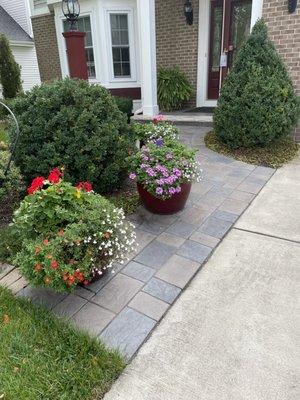 Richcliff sidewalk entry to house