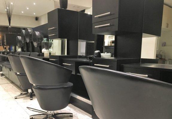 Roget Resca Salon