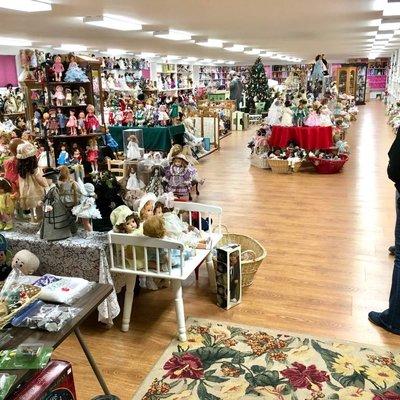 One of the largest doll collections in Montana. Thousands of vintage and antique dolls, also glassware, jewelry, doll furniture, and more.