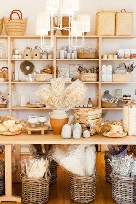 Our new retail shop is now open. Vases, gift baskets, and dried flower bouquets.