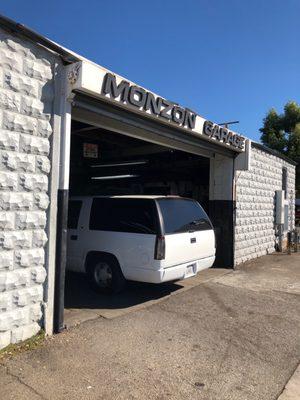 Ac, transmission, bakes as well as lots more! Monzon garage does it all.