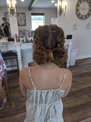 Flower girl hairstyle