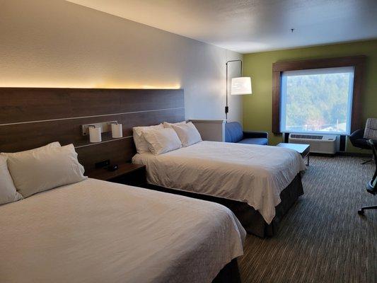 Holiday Inn Express & Suites Oakhurst-Yosemite Park Area, an IHG Hotel