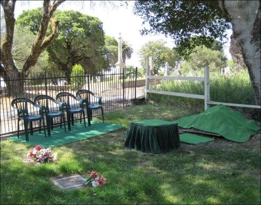 Burial arrangements at My Pet's Cemetery.