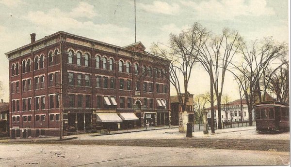 On the corner of Center Street & Simpson Court. Top 2 floors were removed in 1971. It now houses a TD Bank Branch. Date unknown.