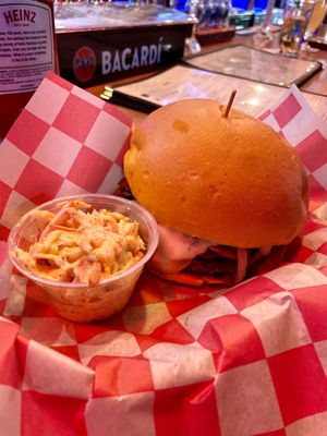 Hamburger w/ Cole Slaw