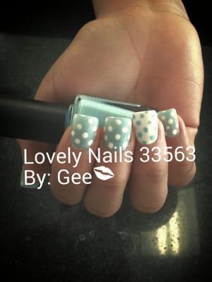 Gee is one of our experienced nail artists. She has been in the industry for over 7 years.