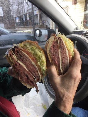 Roast beef on hard roll