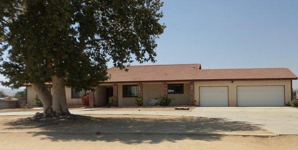 3bed, 2bath West Palmdale Pool home on 2.26 acres is now available to rent. Please call (661) 265-1048 to make an appointment...