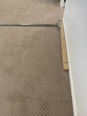 Bracing the carpet stretcher